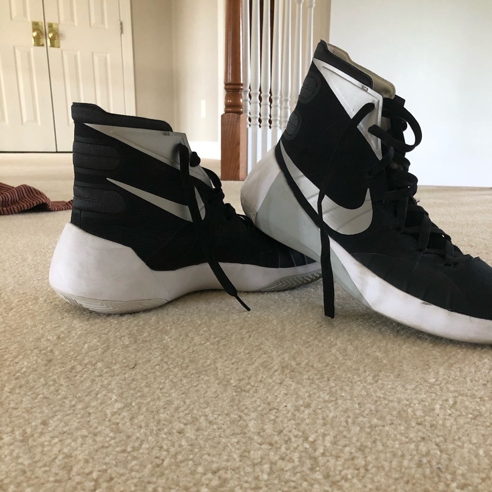 Men’s Nike Basketball Shoes Size 13